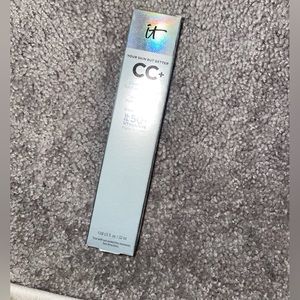 IT cosmetics CC+ Cream with SPF 50+ shade medium